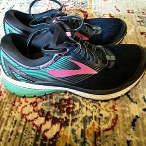 Brooks Ghost 10 running shoes